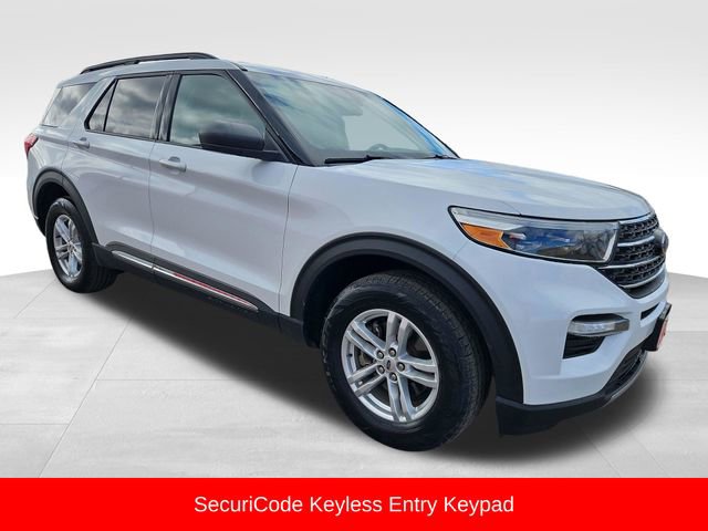 Used 2022 Ford Explorer XLT w/ Equipment Group 202A image 9
