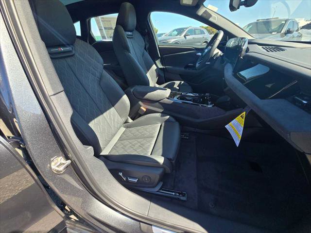 New 2025 Audi S6 e-tron Premium Plus AWD/4WD image 11