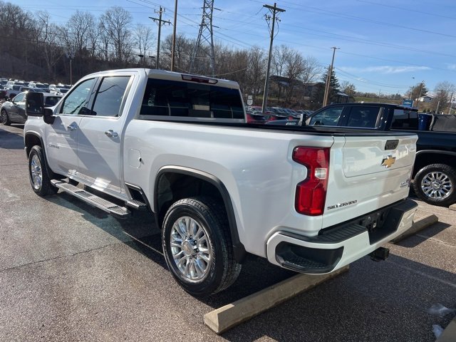 Used 2022 Chevrolet Silverado 2500 High Country w/ Safety Package II image 4