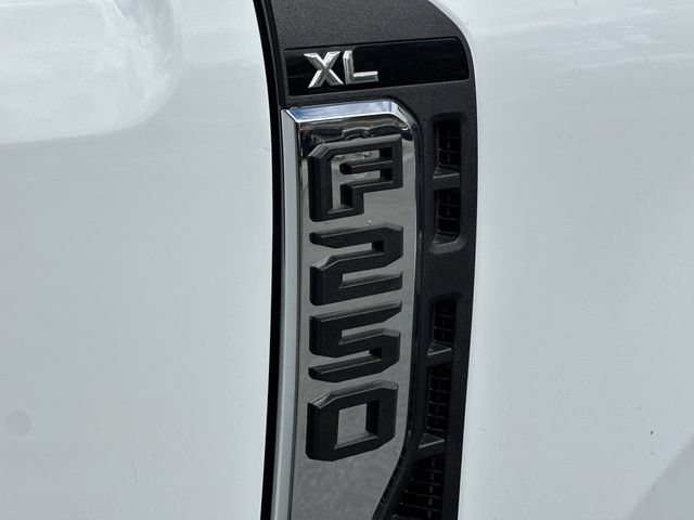 New 2026 Ford F250 XL w/ XL Chrome Package AWD/4WD image 23