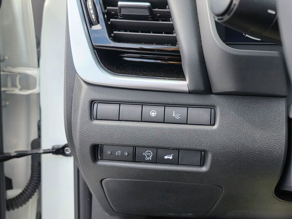 Used 2025 Nissan Rogue SL w/ Tech Package AWD/4WD image 14