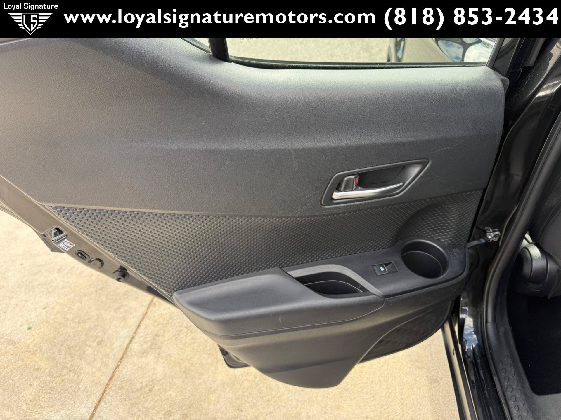 Used 2018 Toyota C-HR XLE FWD image 13