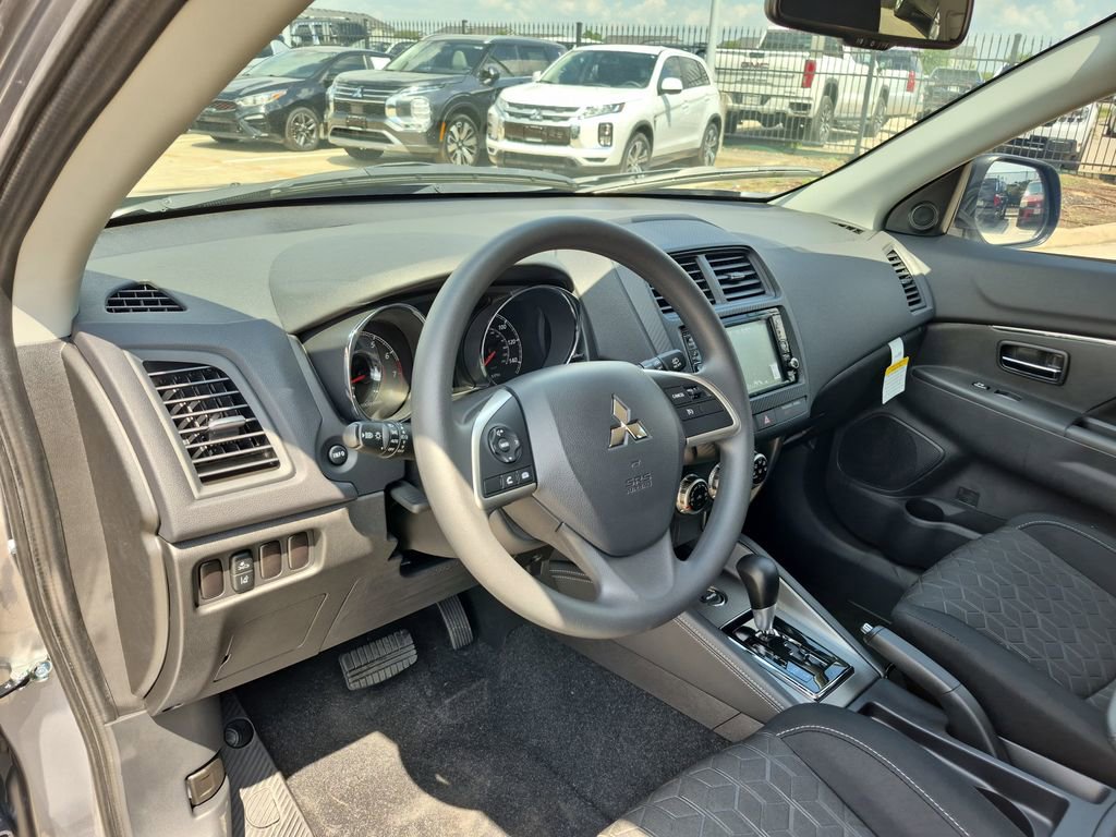 Used 2025 Mitsubishi Outlander Sport ES AWD/4WD image 9
