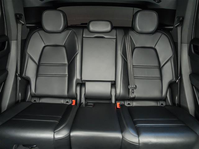Certified 2020 Porsche Cayenne Coupe AWD/4WD image 32