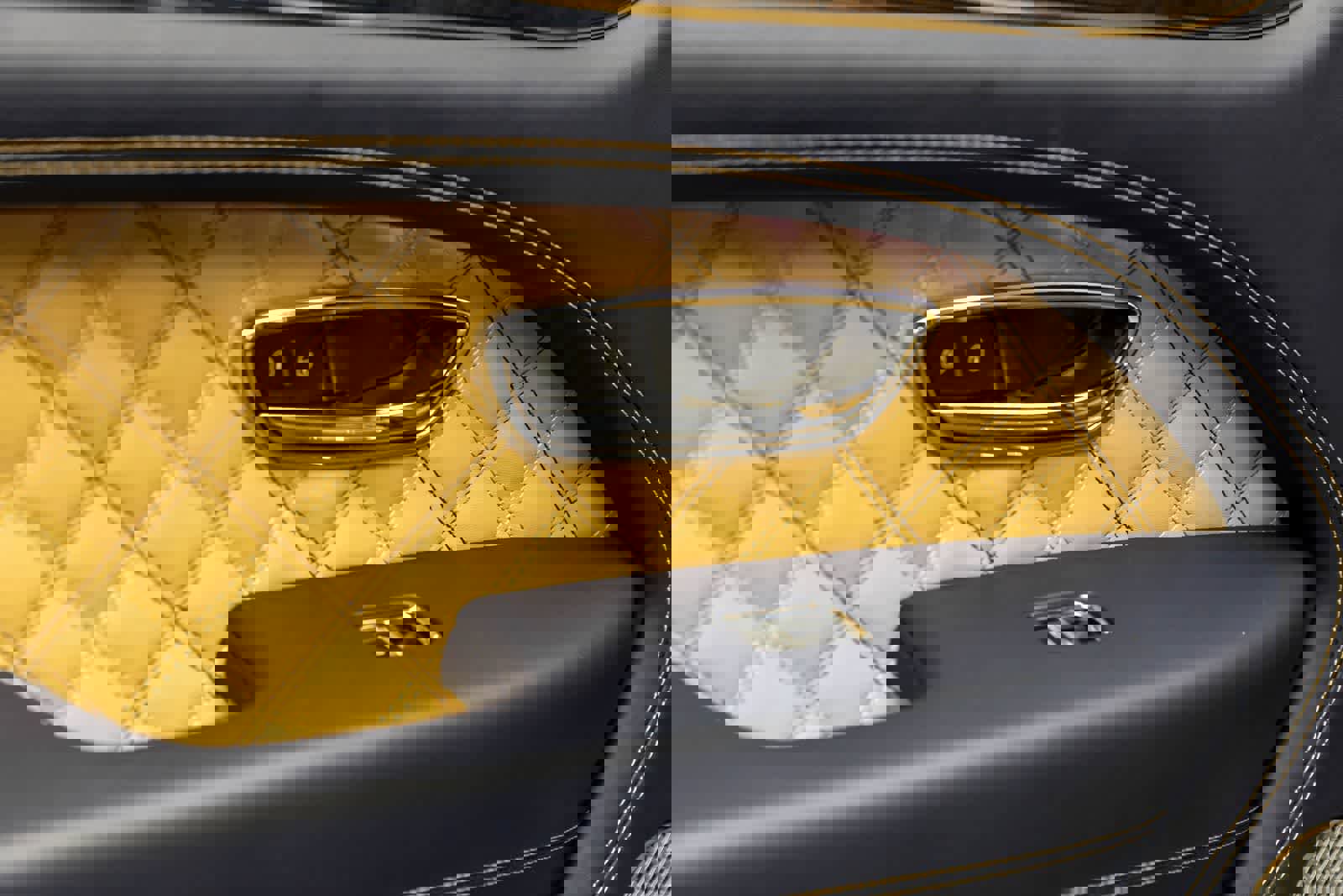 Used 2021 Bentley Bentayga image 43