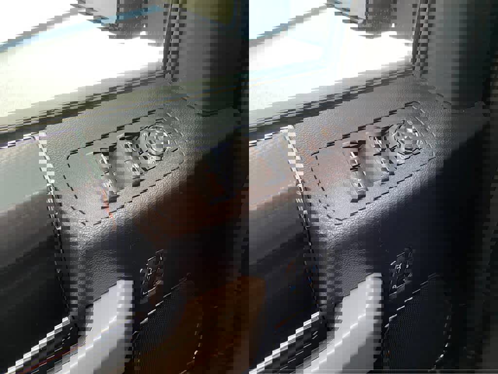 Used 2019 Ford F150 Lariat w/ Equipment Group 502A Luxury image 37