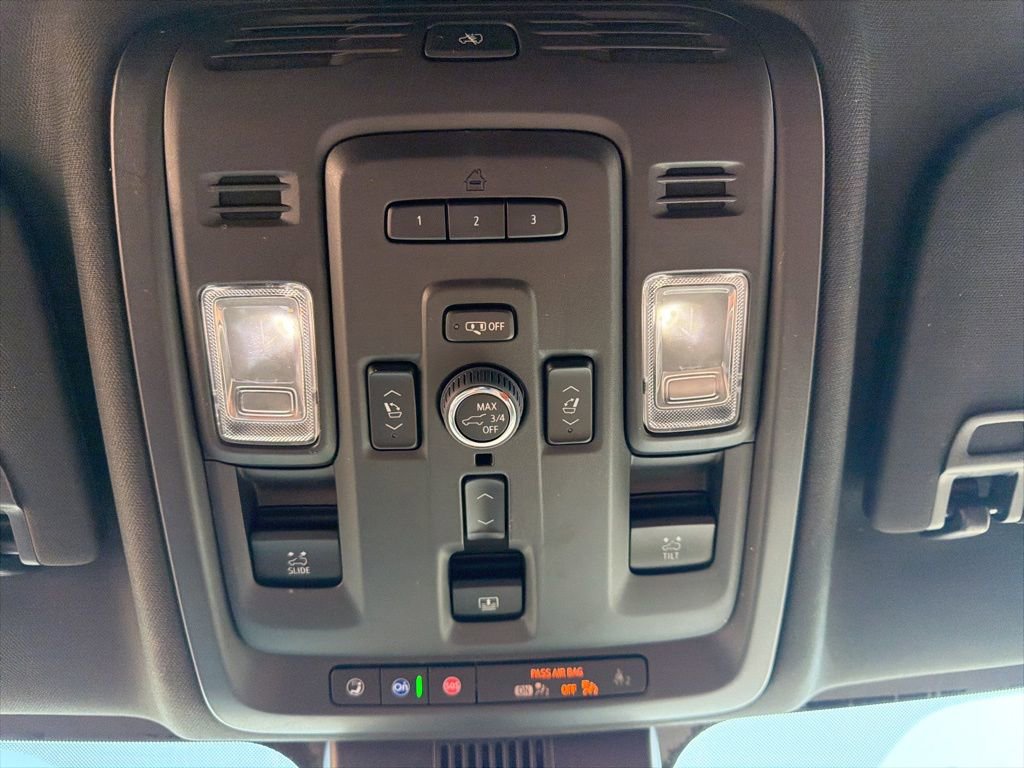 Used 2023 GMC Yukon XL Denali Ultimate image 16