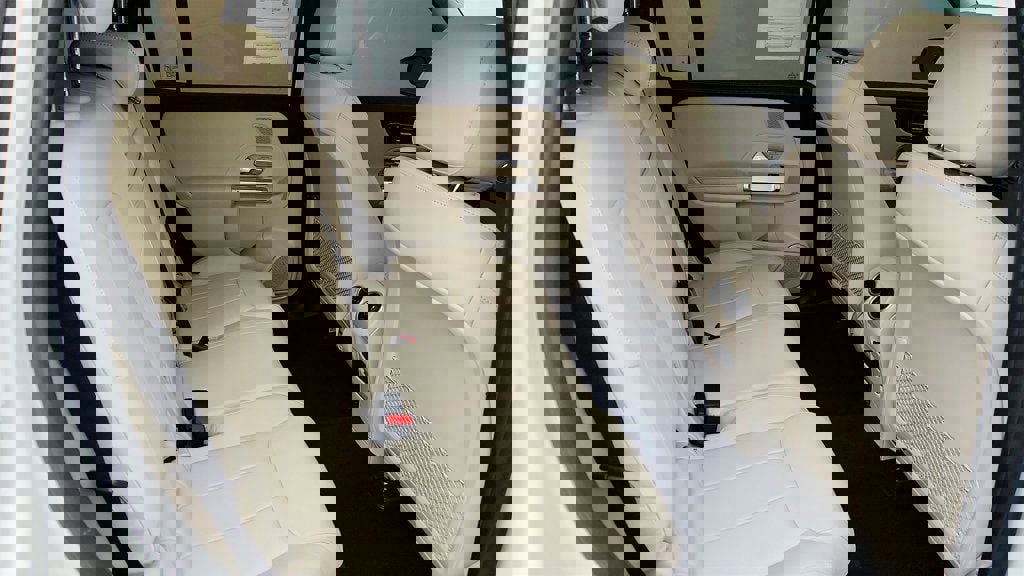 Used 2023 Mercedes-Benz EQB 350 4MATIC SUV w/ Exclusive Package image 21