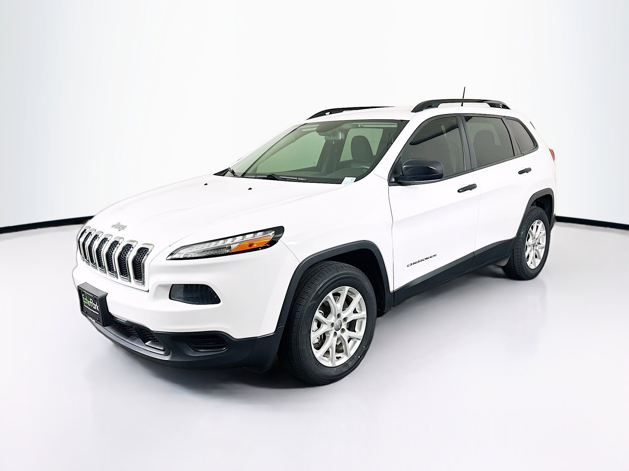 Used 2016 Jeep Cherokee Sport image 3