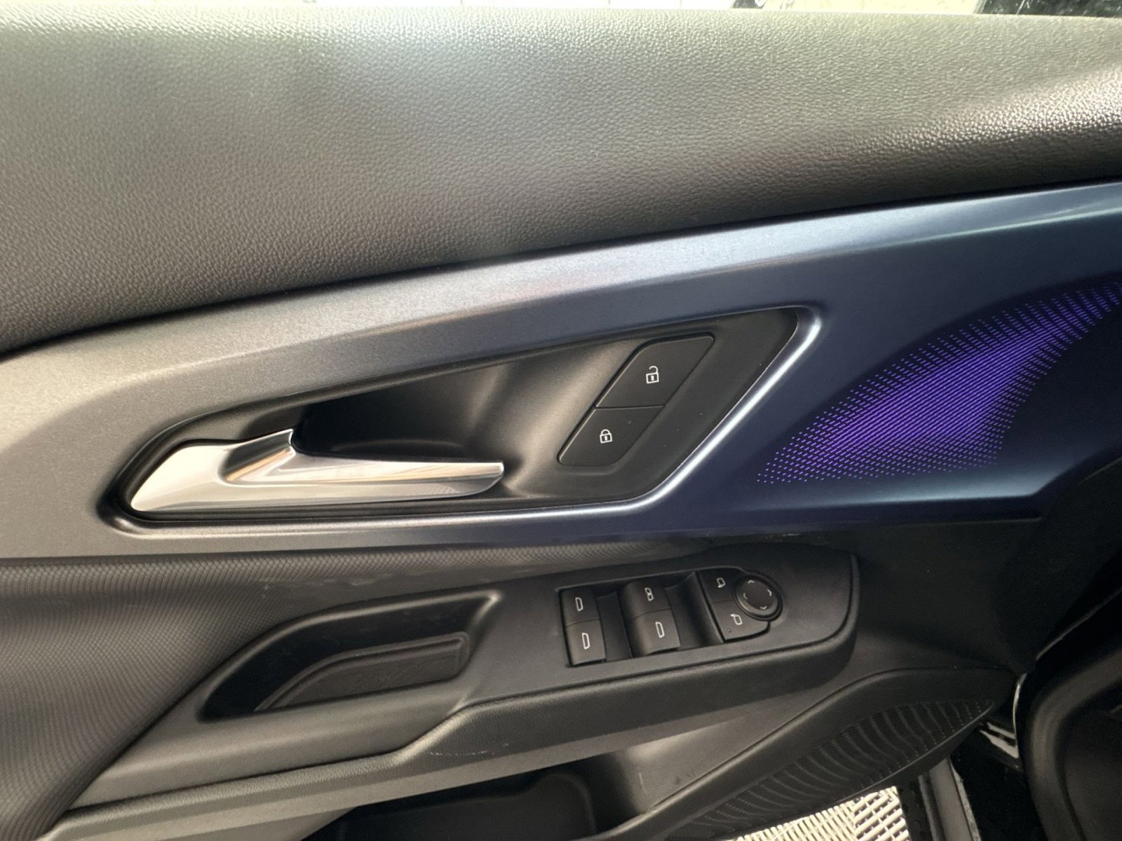 New 2026 Chevrolet Equinox EV LT image 15