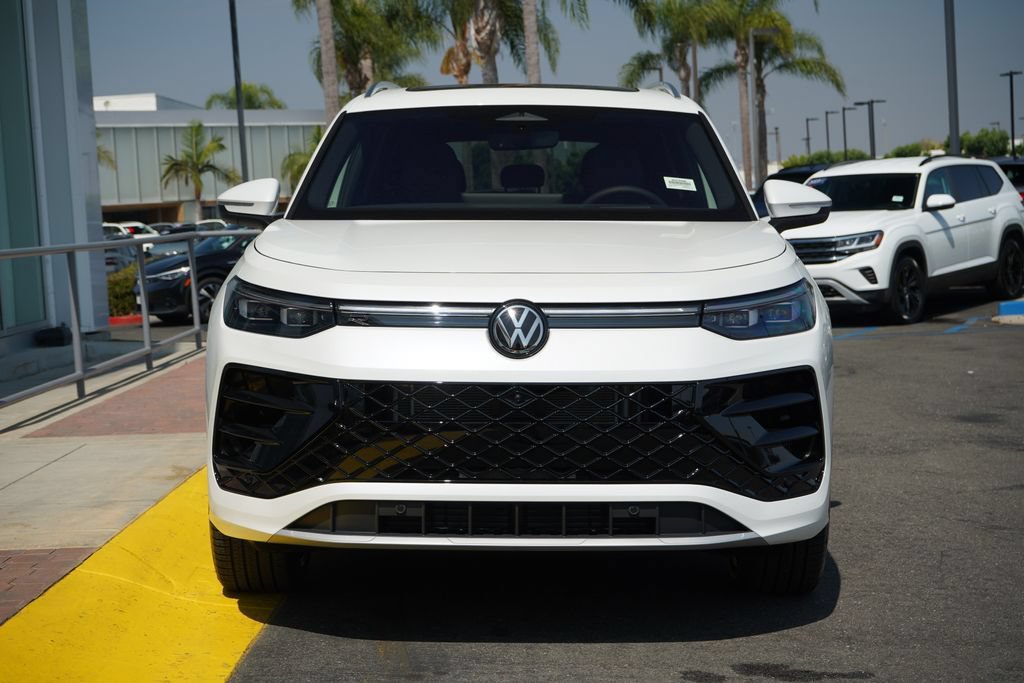 New 2026 Volkswagen Tiguan SEL R-Line AWD/4WD image 5
