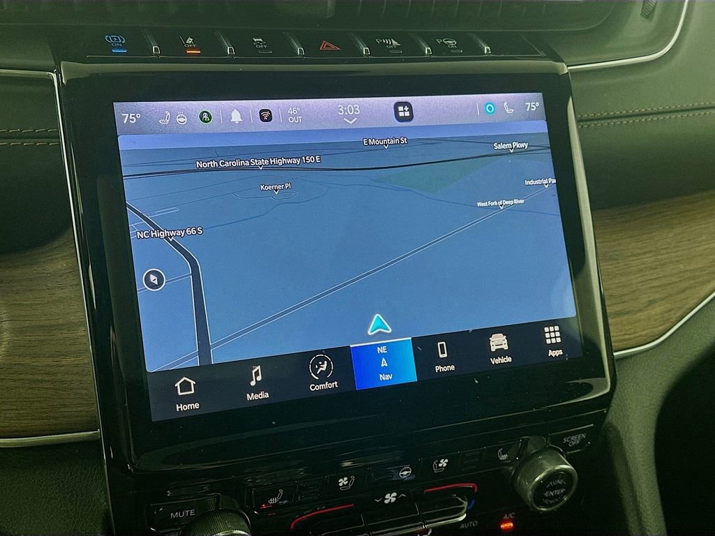 Used 2022 Jeep Grand Cherokee Summit AWD/4WD image 19