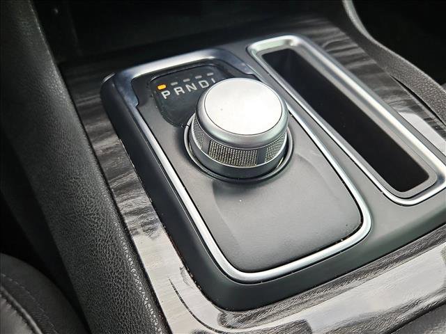 Used 2018 Chrysler 300 Touring L RWD image 12