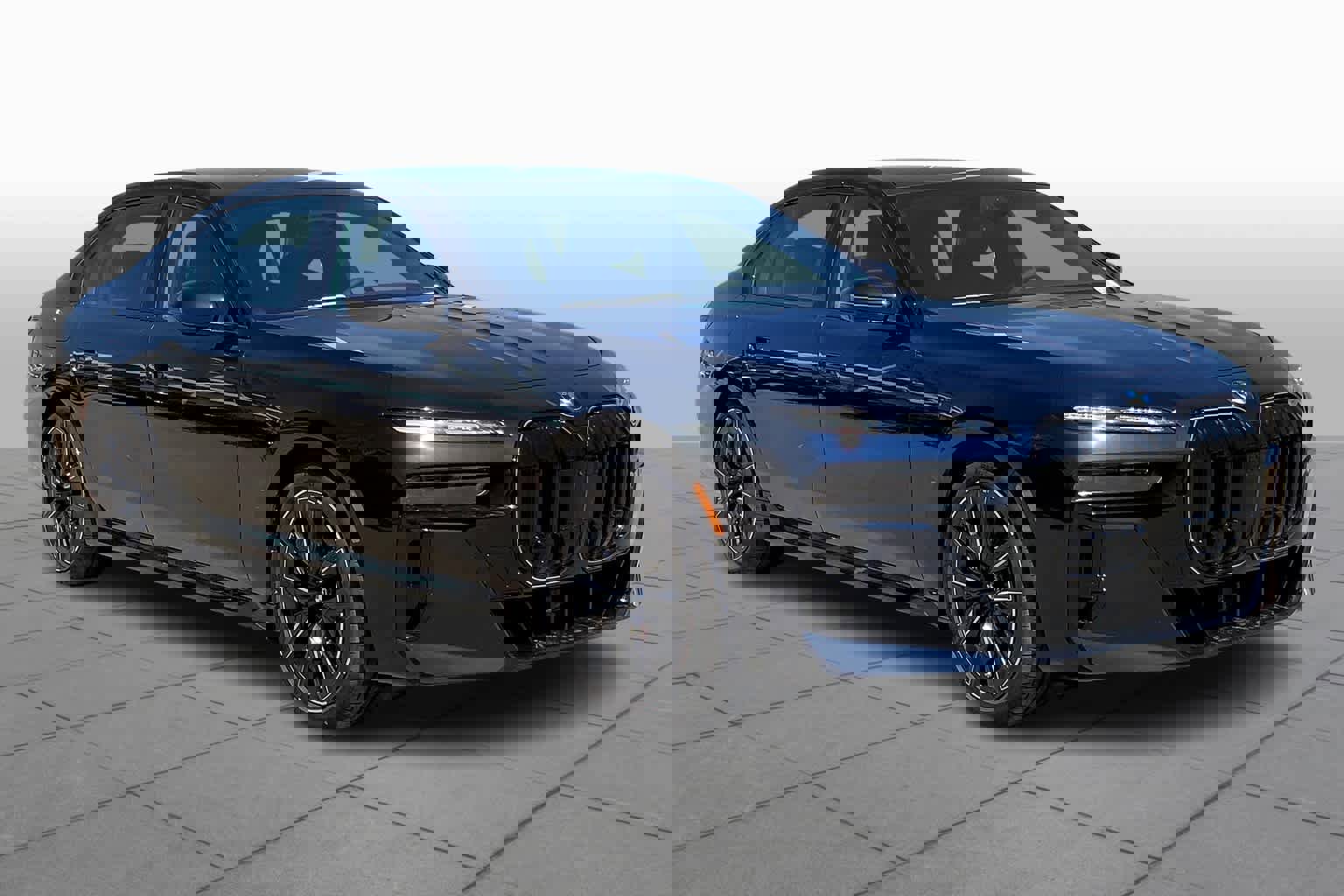 New 2025 BMW 760i xDrive image 2