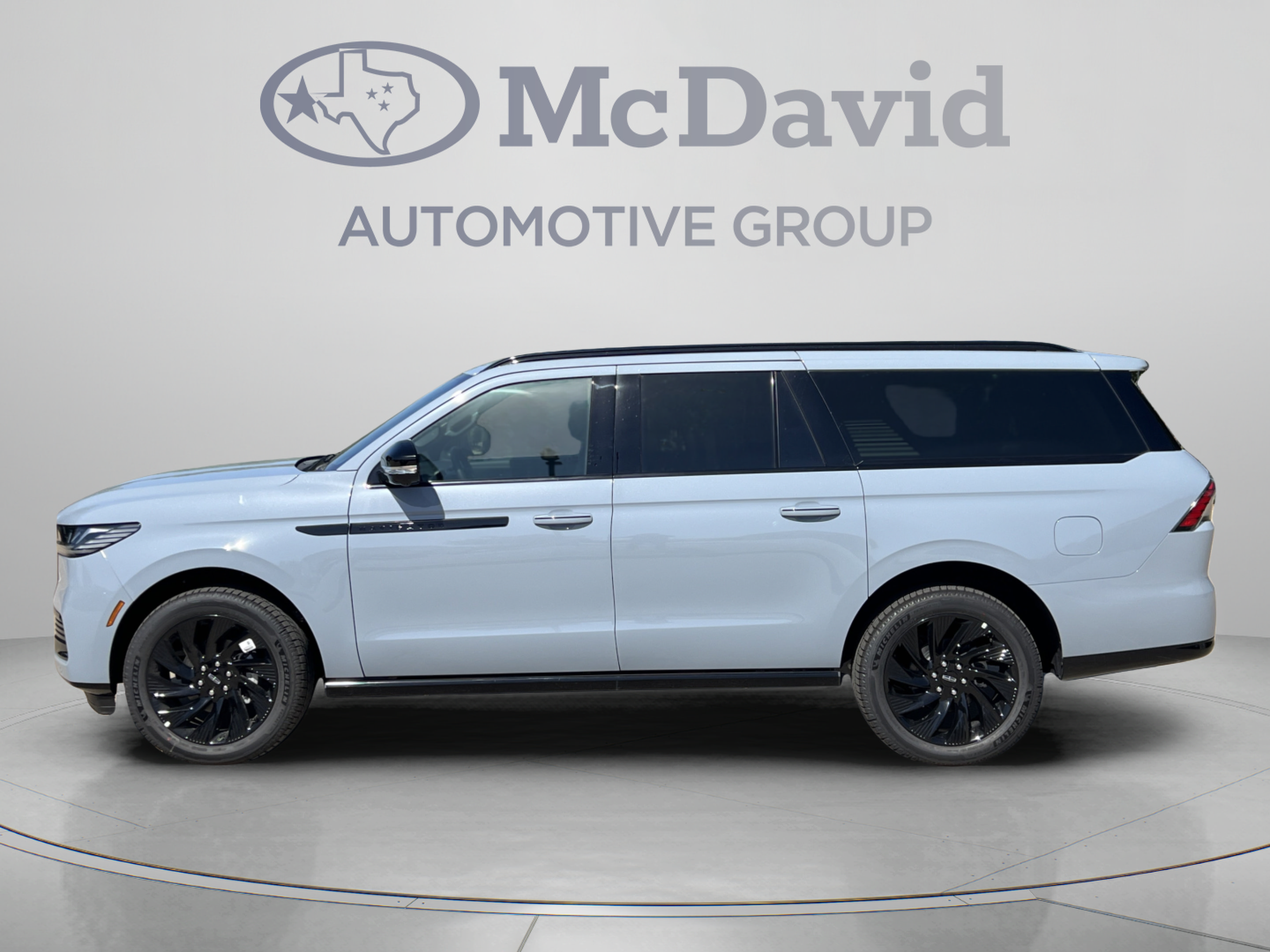New 2027 Lincoln Navigator L Reserve w/ Jet Appearance Package AWD/4WD image 4