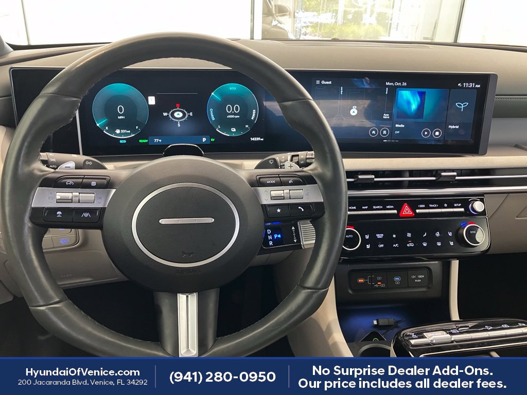 Used 2025 Hyundai Tucson Limited AWD/4WD image 3