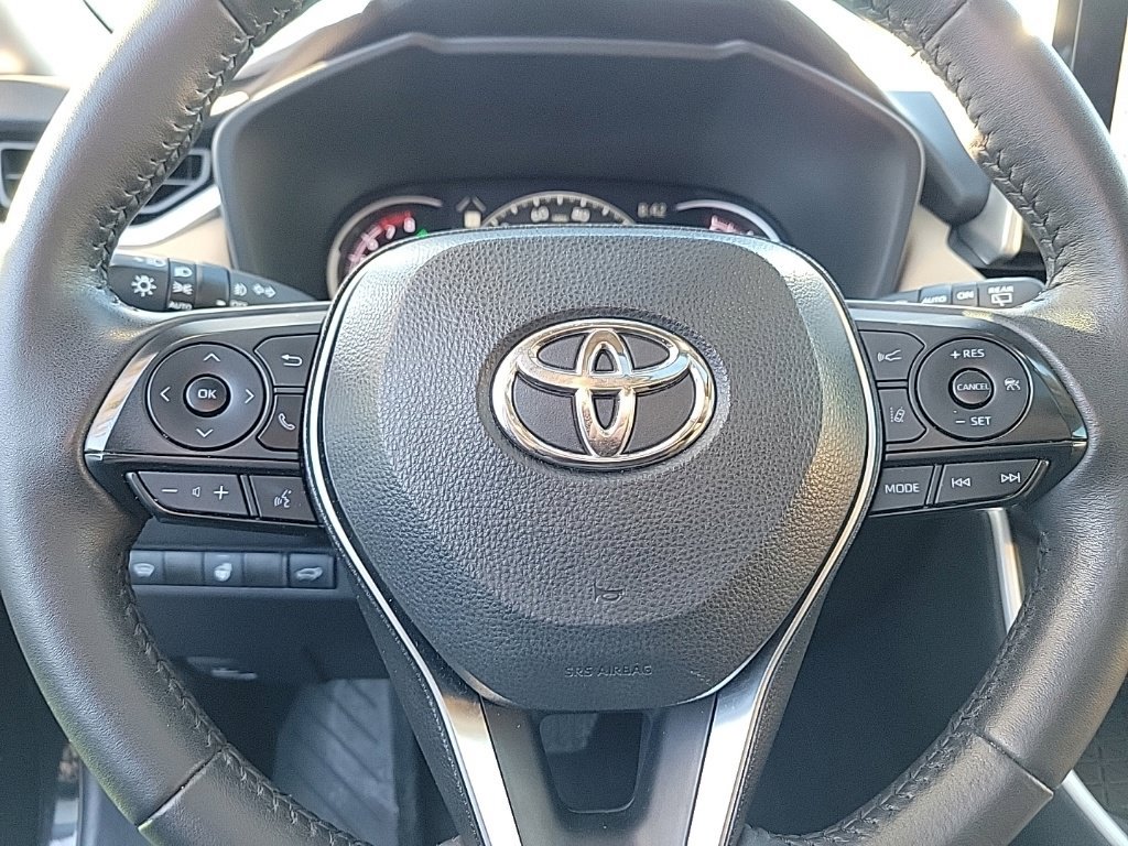 Used 2025 Toyota RAV4 XLE Premium w/ Weather Package FWD image 11