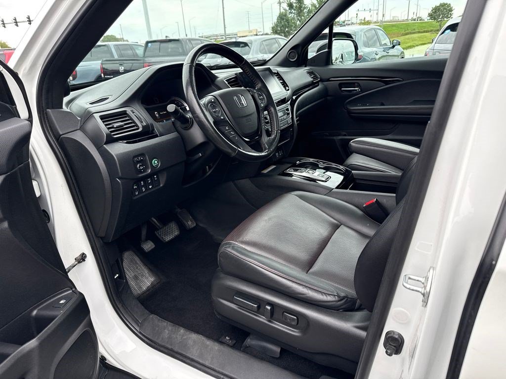 Certified 2022 Honda Ridgeline Black Edition image 19