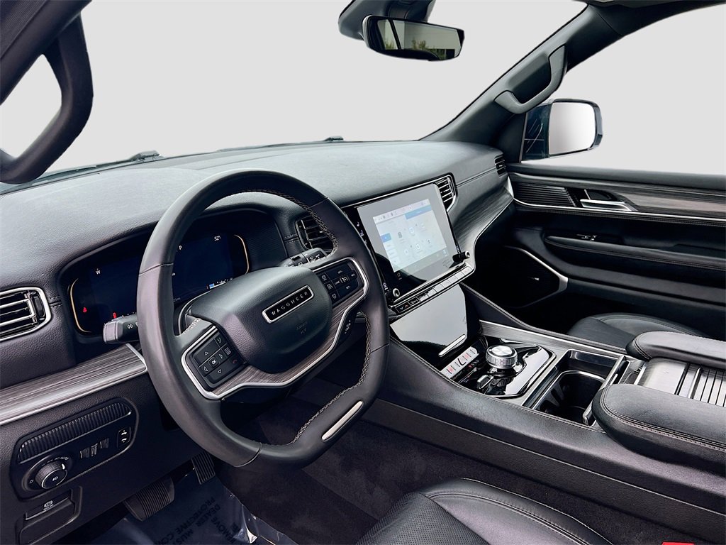 Used 2024 Jeep Wagoneer Series II w/ Flexible Seating Group image 9