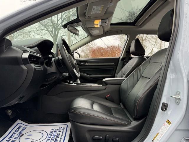 Used 2025 Nissan Altima 2.5 SR w/ SR Premium Package image 28