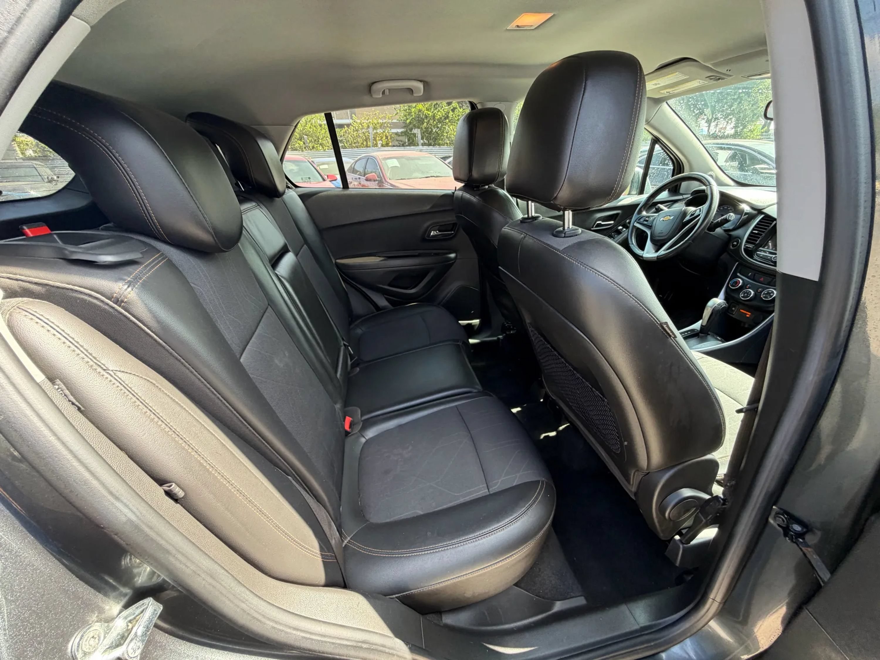 Used 2018 Chevrolet Trax LT w/ LT Convenience Package FWD image 10