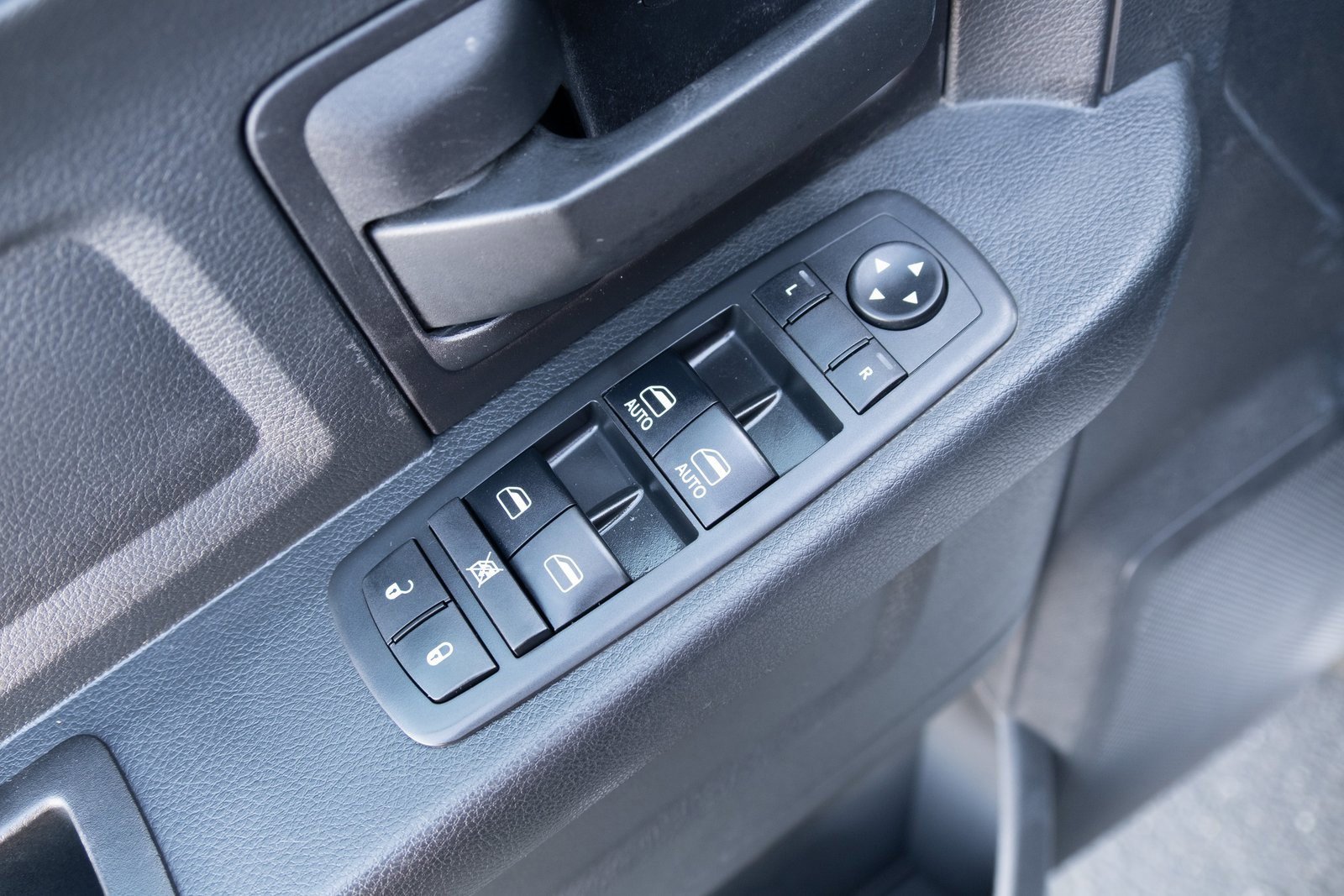 Used 2017 RAM 1500 Tradesman w/ Chrome Appearance Group image 12