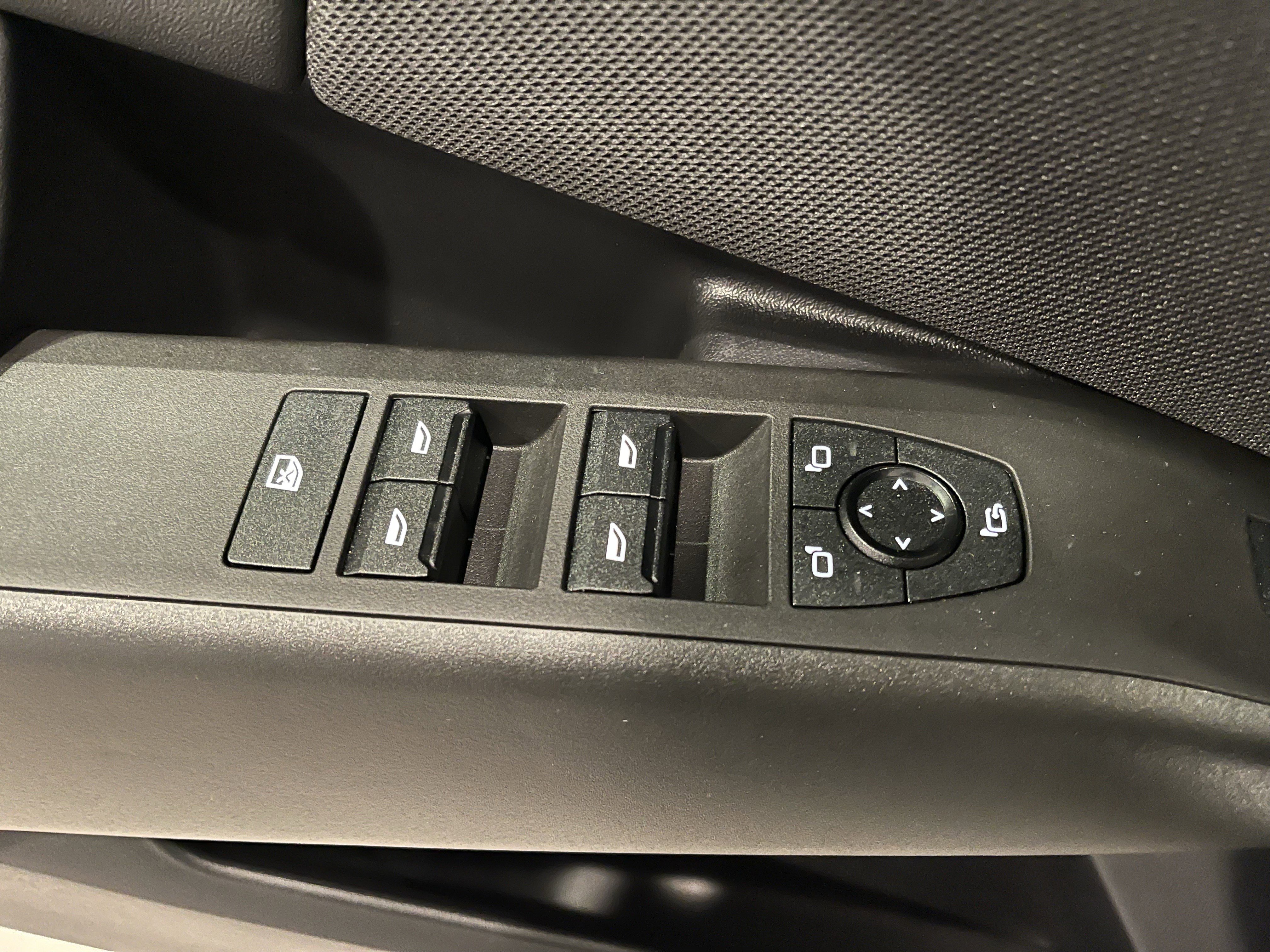 Used 2025 BMW X3 xDrive30i w/ Convenience Package image 12