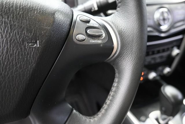 Used 2017 Nissan Pathfinder SV FWD image 6
