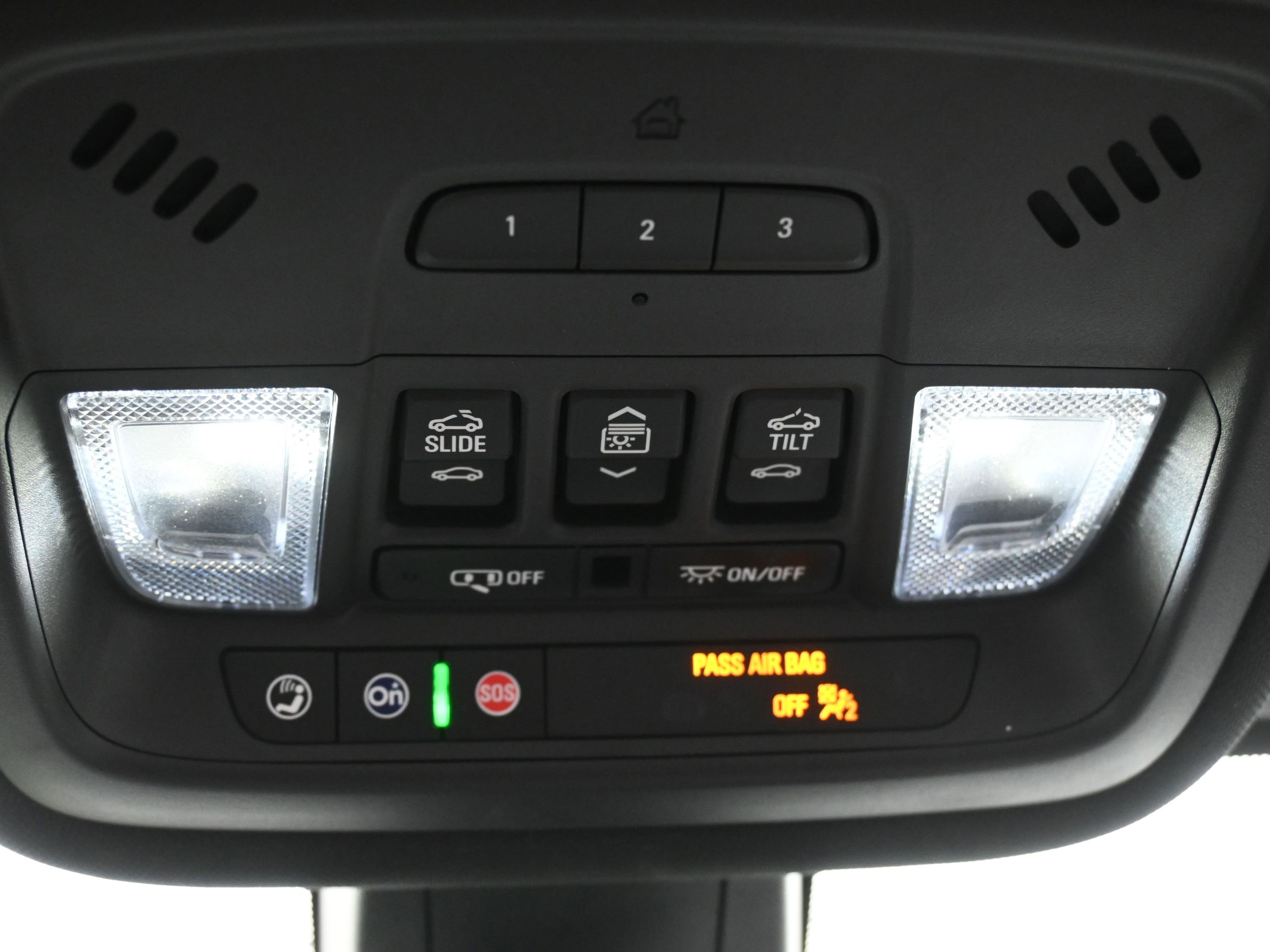 Used 2023 Chevrolet Traverse LT w/ LT Premium Package image 22