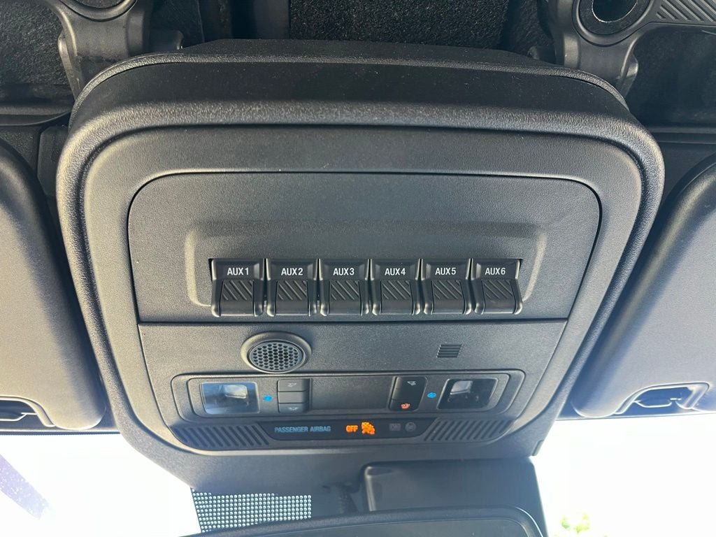 Used 2024 Ford Bronco Wildtrak AWD/4WD image 38