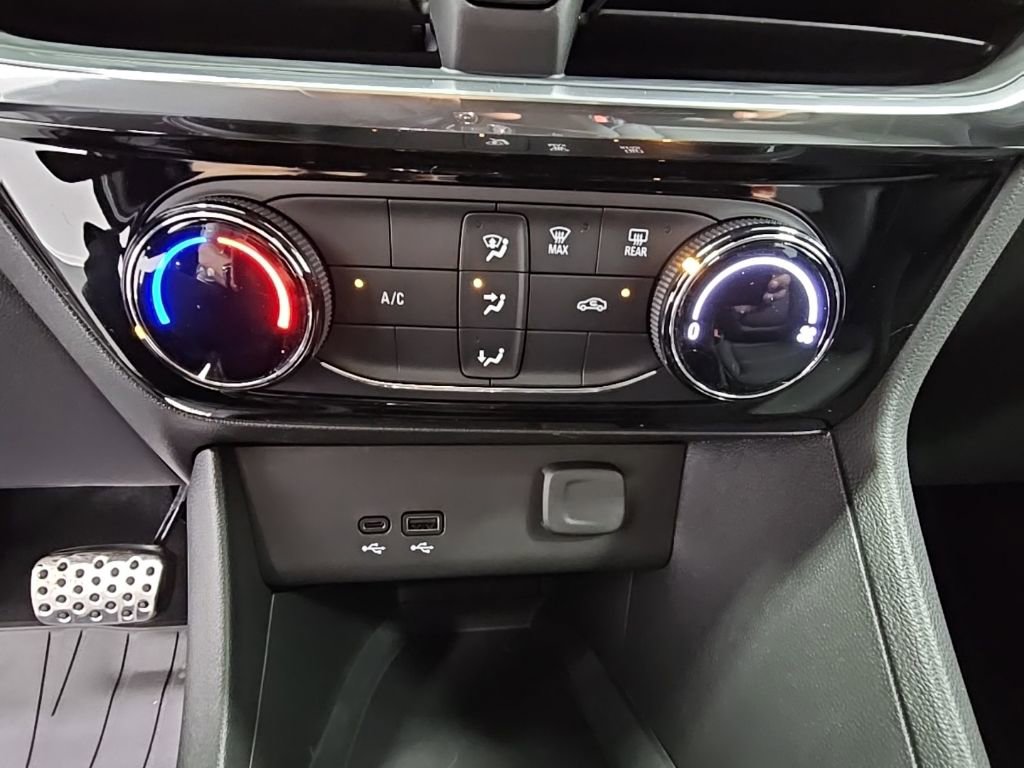 New 2026 Buick Encore GX Sport Touring image 17