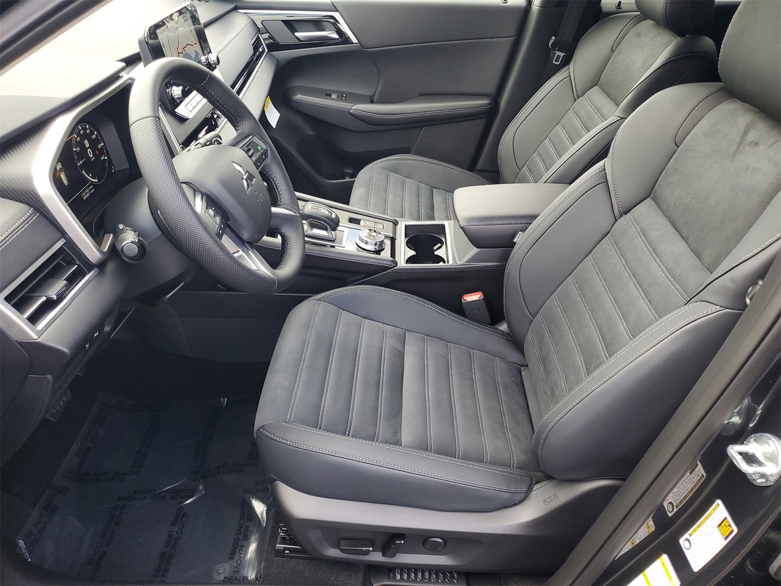 New 2025 Mitsubishi Outlander SE image 5