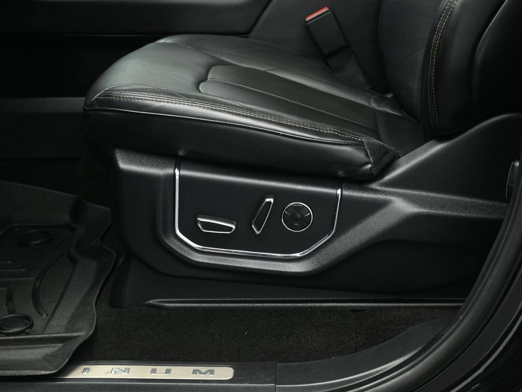 Used 2019 Ford Expedition Platinum RWD image 11