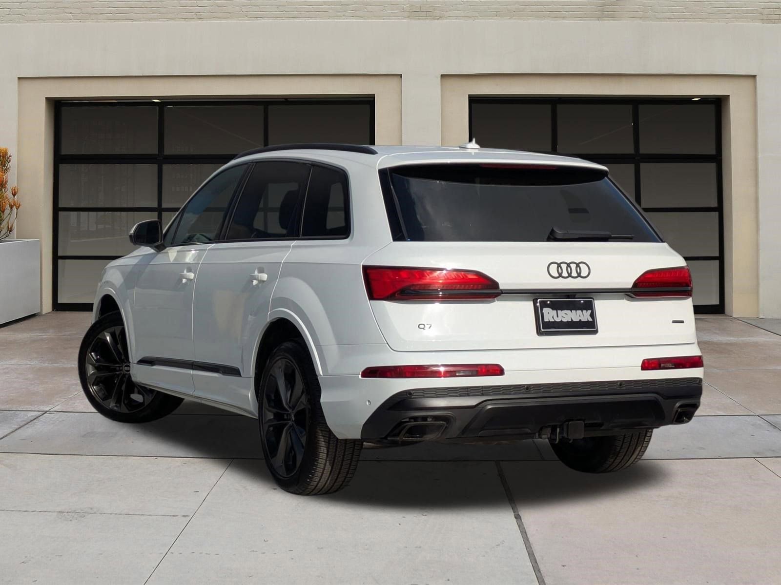 Used 2025 Audi Q7 3.0T Premium Plus w/ Premium Plus Package AWD/4WD image 2