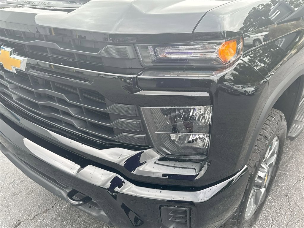 Used 2025 Chevrolet Silverado 2500 Custom image 10