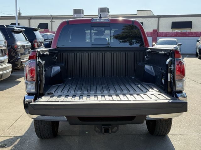 Used 2021 Toyota Tacoma TRD Off-Road AWD/4WD image 33
