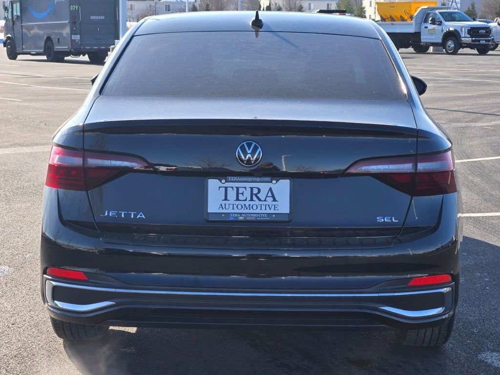 Used 2024 Volkswagen Jetta SEL image 11