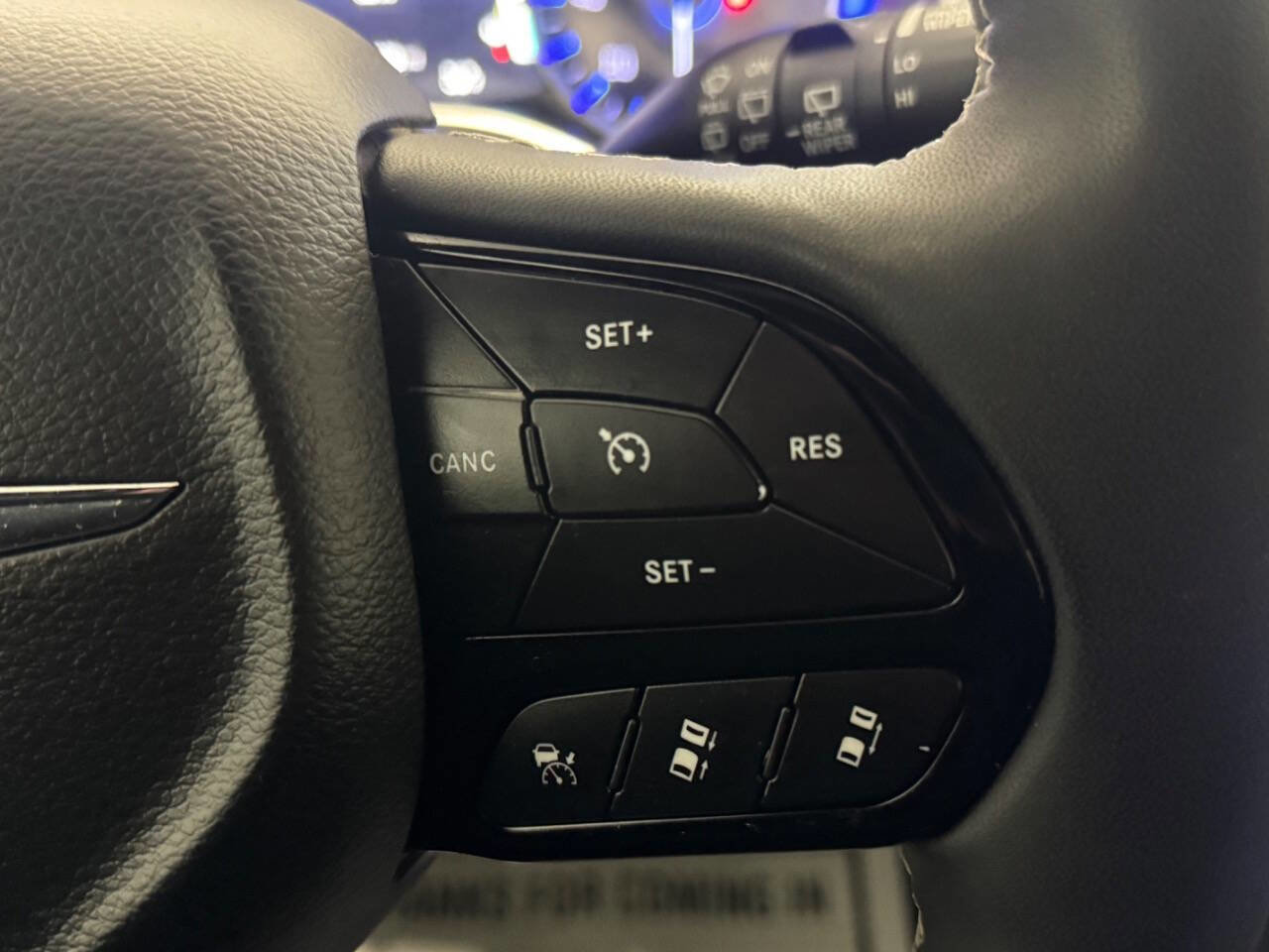 Used 2023 Chrysler Pacifica Touring image 21