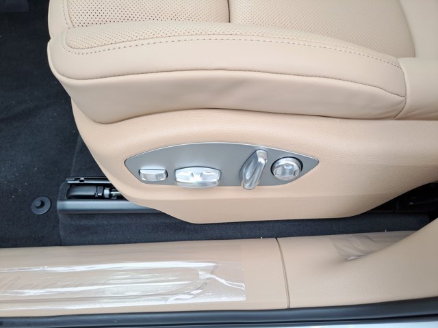 Used 2026 Porsche Macan AWD/4WD image 24