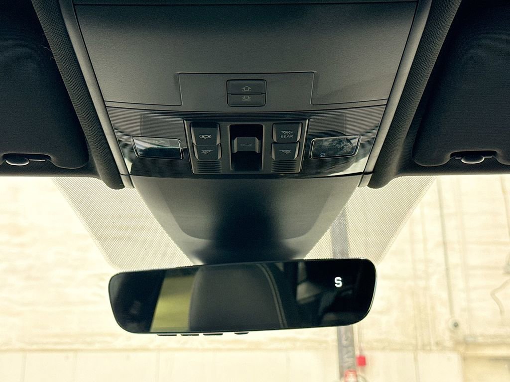 Used 2022 Volkswagen Atlas Cross Sport SEL R-Line image 24