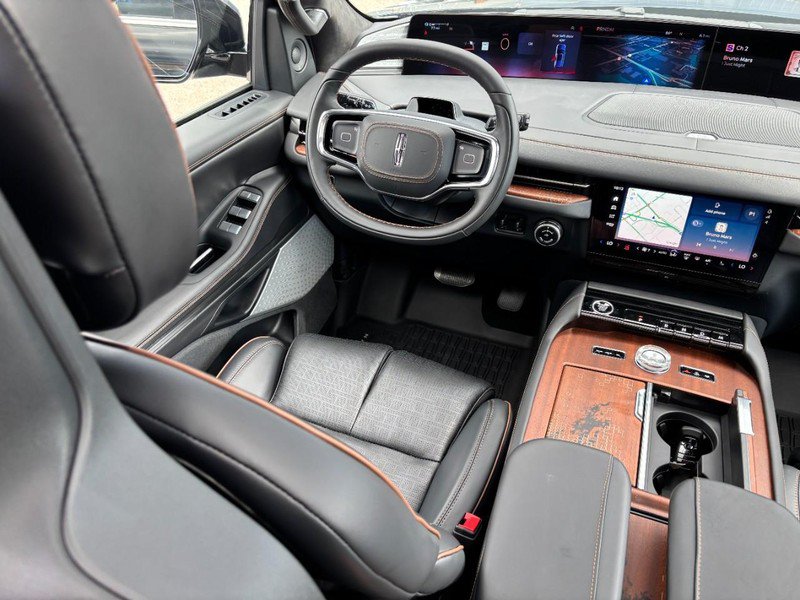 New 2026 Lincoln Navigator Black Label AWD/4WD image 10