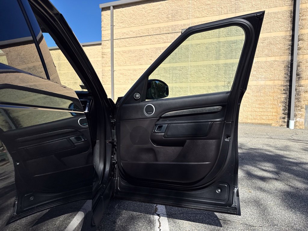 Used 2017 Land Rover Discovery HSE Luxury AWD/4WD image 19
