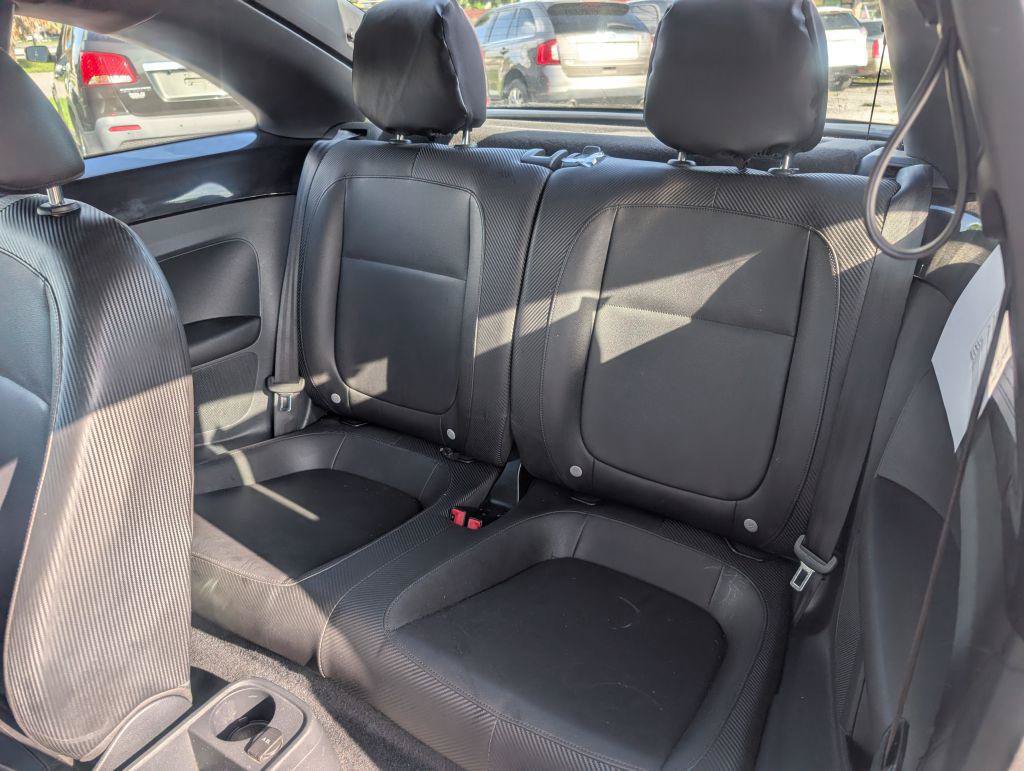 Used 2012 Volkswagen Beetle 2.5 FWD image 10