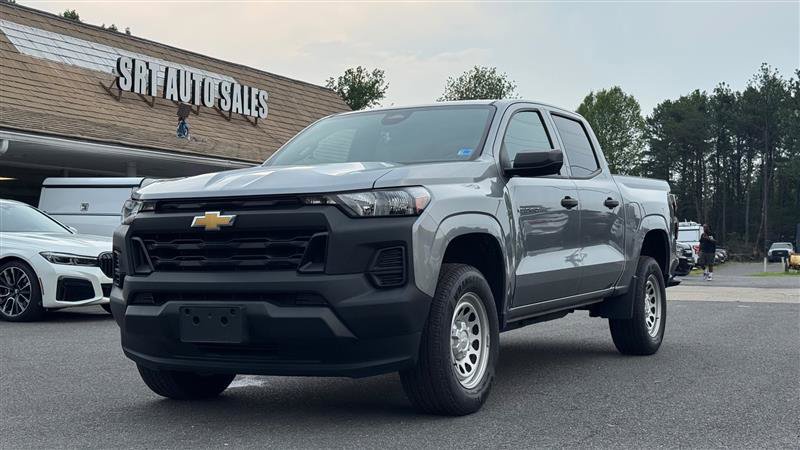 Used 2023 Chevrolet Colorado W/T RWD image 2