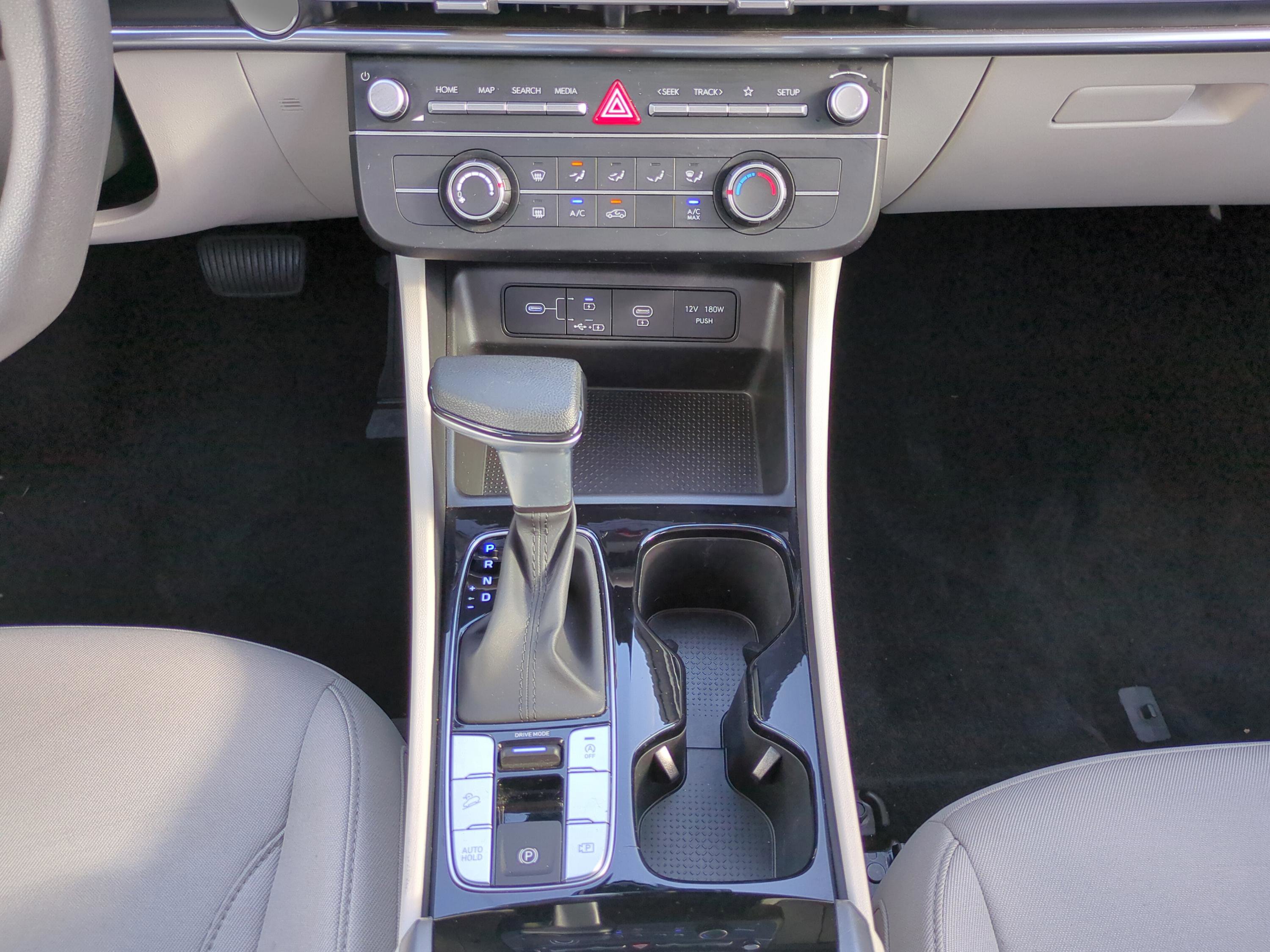 Certified 2025 Hyundai Tucson SE image 14