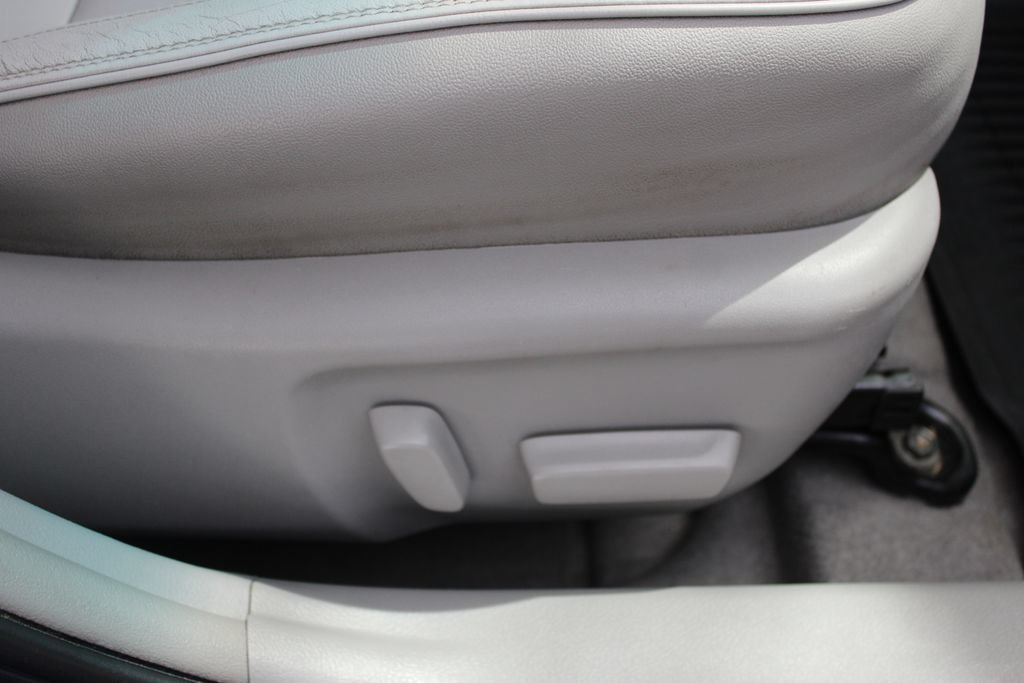 Used 2015 Toyota Camry XLE w/ Moonroof Package FWD image 44