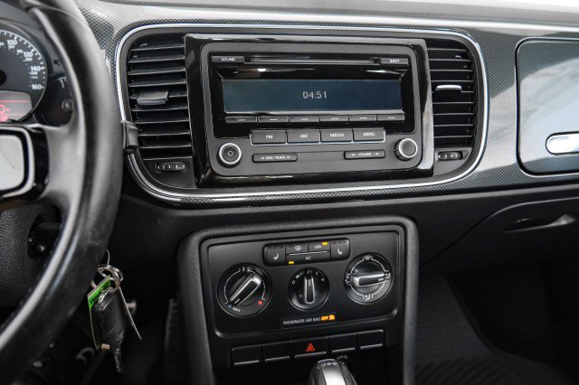 Used 2012 Volkswagen Beetle 2.0T FWD image 19