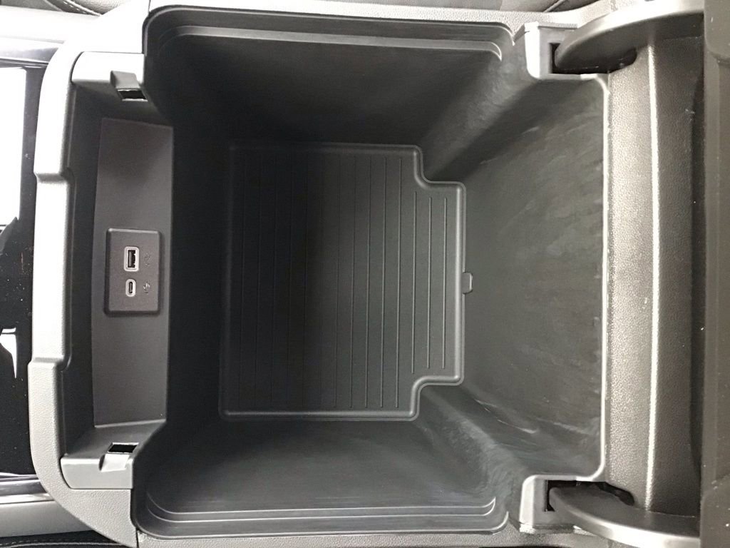 New 2026 Chevrolet Suburban LT w/ Comfort Package image 47