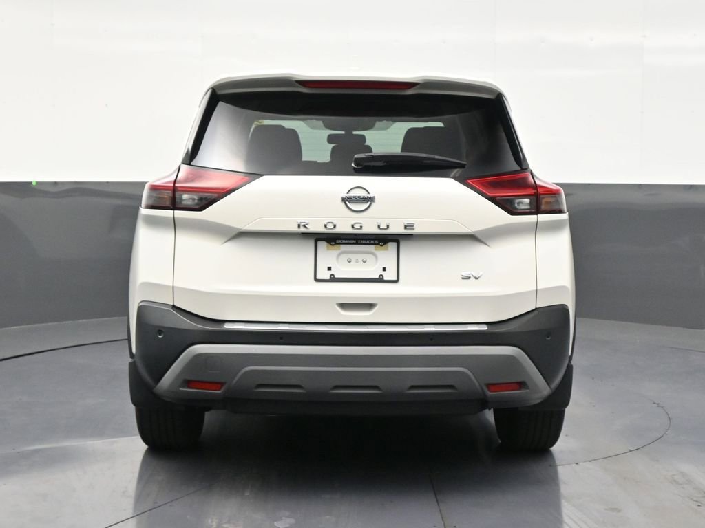 Used 2021 Nissan Rogue SV image 4