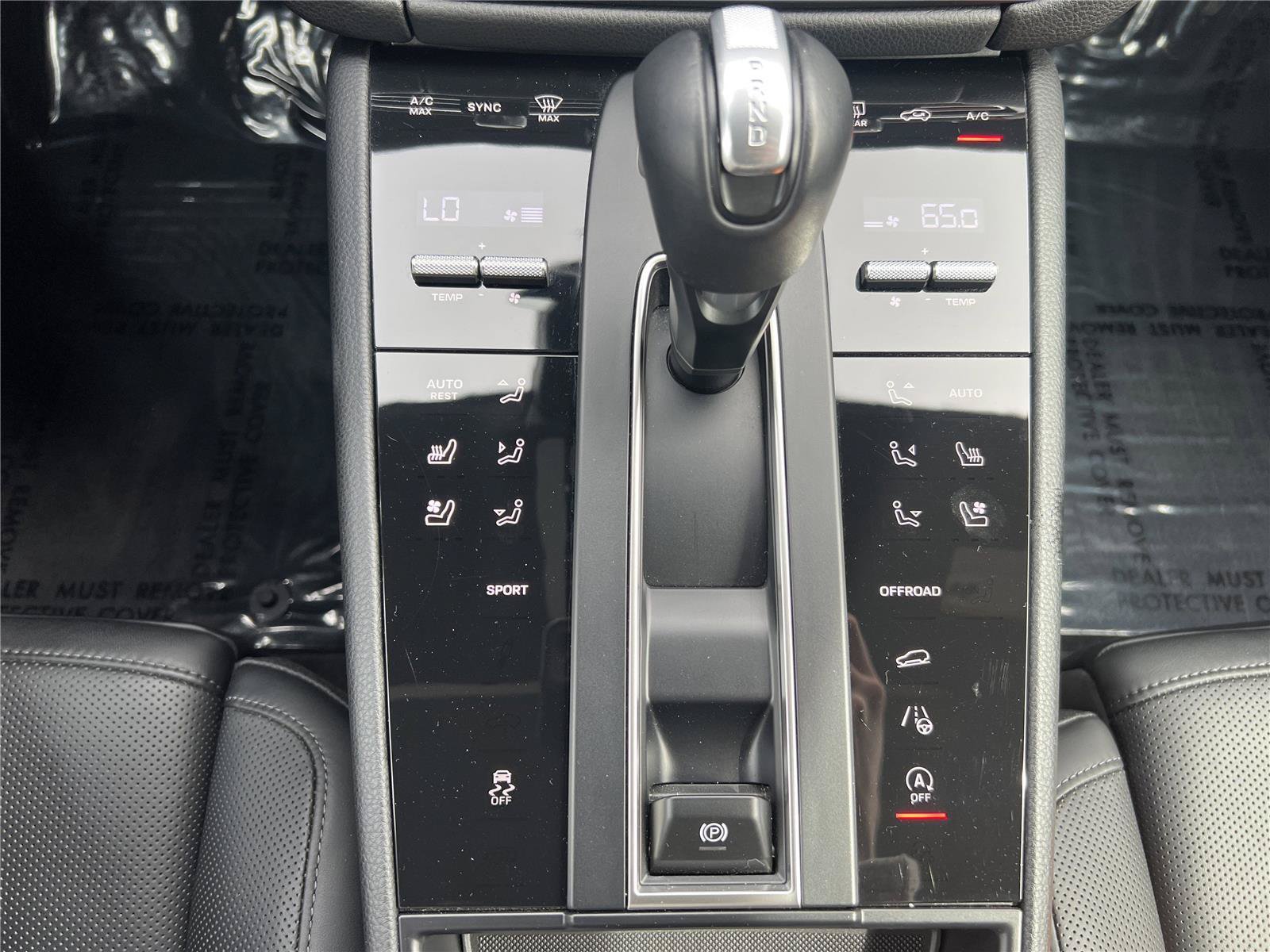 Used 2024 Porsche Macan AWD/4WD image 14